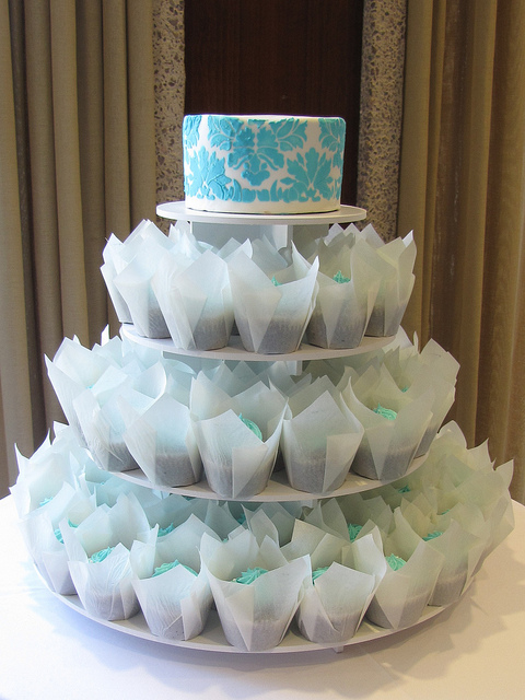 tifany blue and brown wedding cupcake