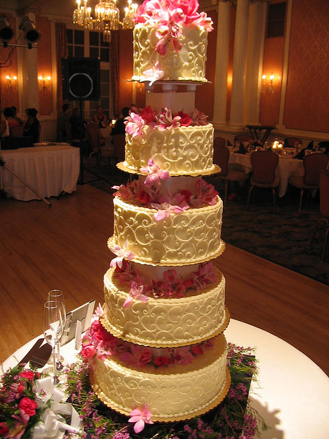 Tall wedding cake | Inspiration - Wedding Cakes & Desserts 