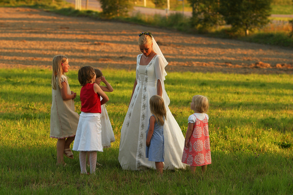 Seven Tips for Making Your Wedding Reception Kid Friendly