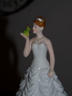 Frog and Bride cake topper