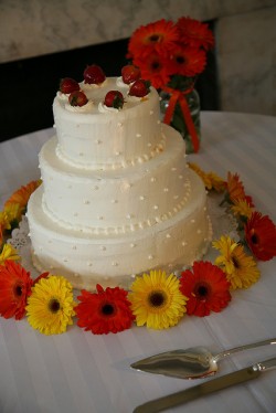 gerbera daisy wedding cake