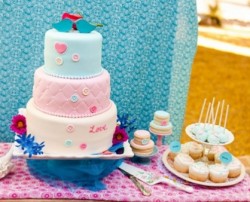 Button and Quilting Wedding Cake