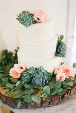 Wedding-Cakes-with-Flowers-Leila-Brewster-cake-The-Butter-End