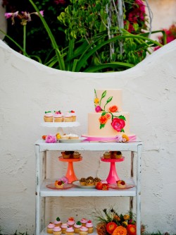 floral cake and cupcakes
