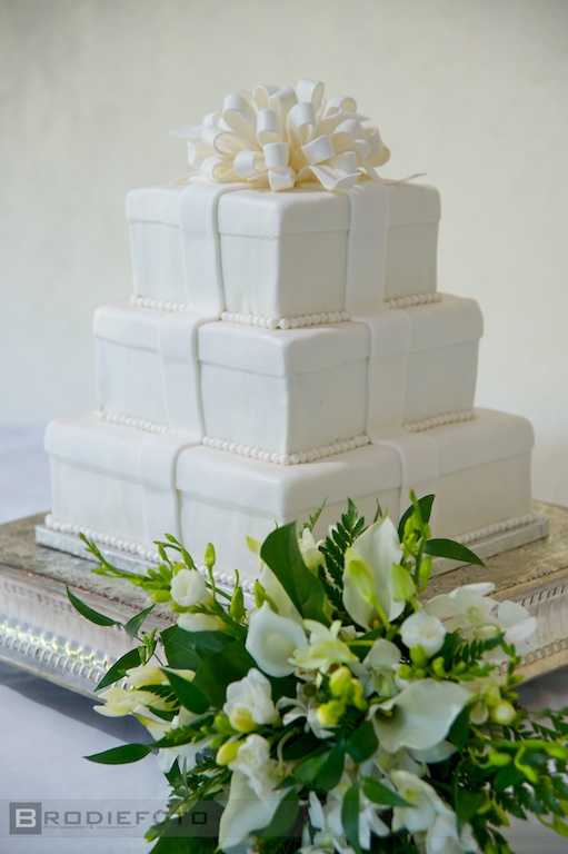 Wedding cake presentationGuchings Dishes  YouTube