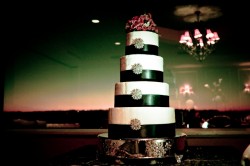 Emerald Green Ribbon and Diamond Brooch Cake