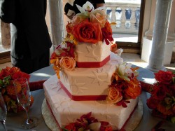 Roses and geometric shapes cake