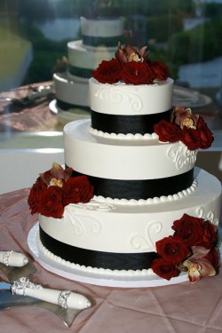Dark Roses Cake