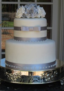 Silver and Roses Wedding Cake