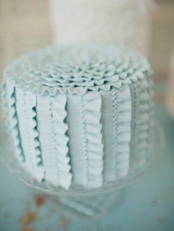 Aqua ribbon wedding cake