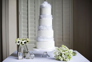 feathers wedding cake