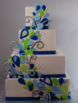 Peacock inspired wedding cake