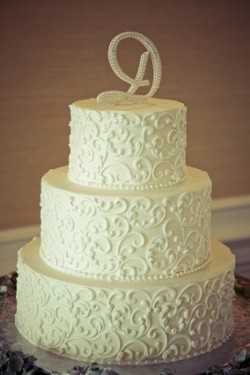 White Scroll Cake-001