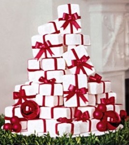 present wedding cake-001