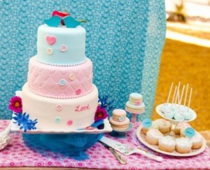 Button and Quilting Wedding Cake