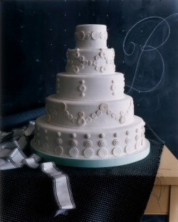 weddings-wa101750-buttoncake_vert