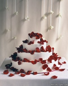 red roses wedding cake