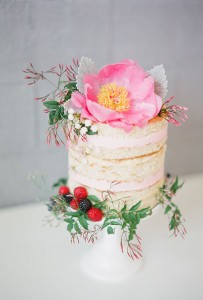 naked cake with flower