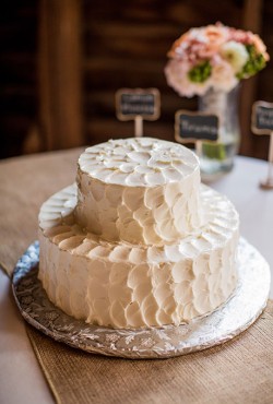 rustic-white-cake