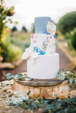 blue and white cake3